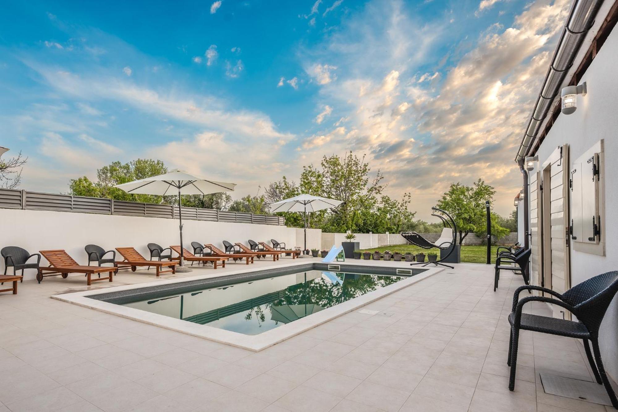 Villa Leny With Pool Sukošan Exteriör bild