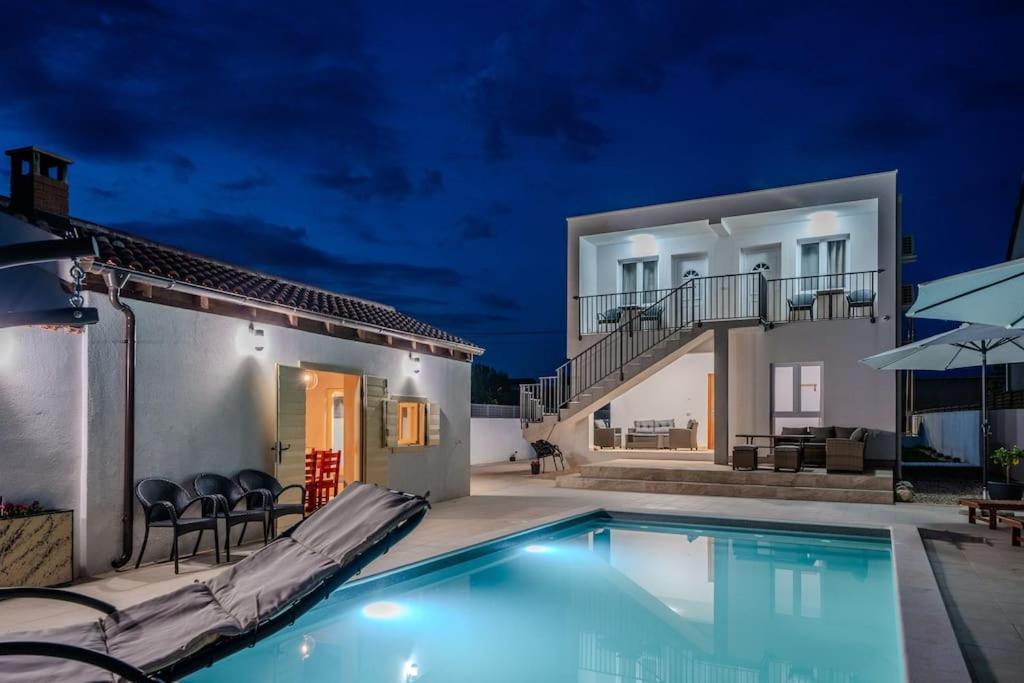 Villa Leny With Pool Sukošan Exteriör bild