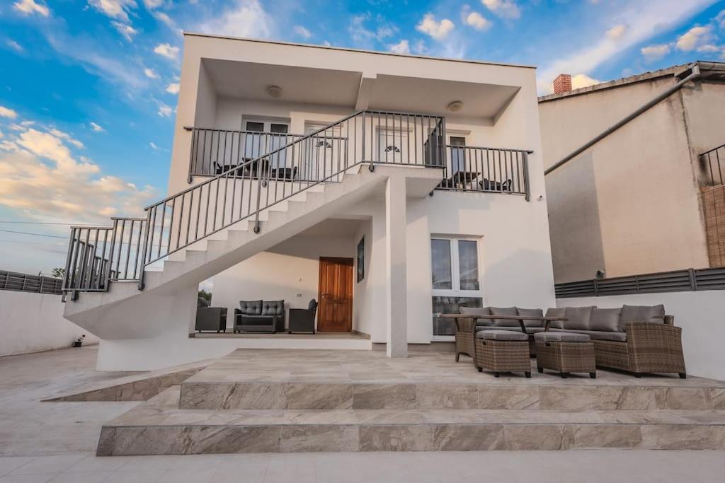 Villa Leny With Pool Sukošan Exteriör bild